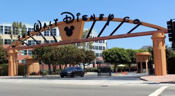 Fotografia do portão de entrada para os Walt Disney Studios, na Califórnia - Coolcaesar/ Creative Commons/ Wikimedia Commons