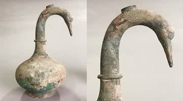 Foto do pote de bronze e detalhe do cisne esculpido - Divulgação