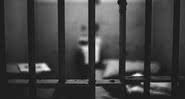 Imagem ilustrativa de uma prisão sombria - Pixabay