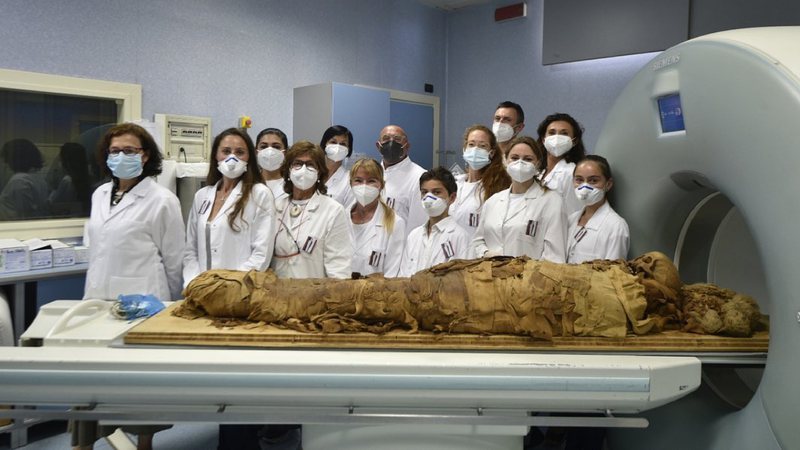 Aventuras na História · Múmia de quase 3 mil anos é submetida a tomografia  em novo projeto