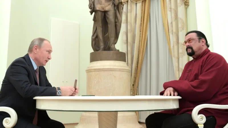 Vladimir Putin e o ator Steven Seagal - Arquivo / Presidência da Rússia