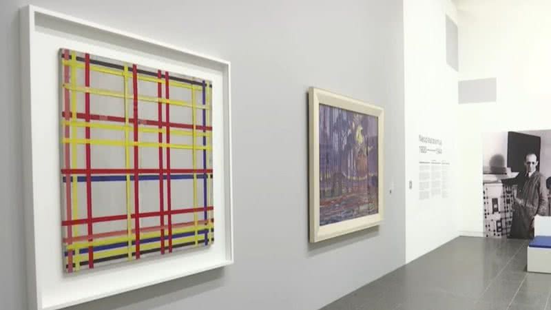 Quadro 'New York City I', do pintor Piet Mondrian, no Museu de Arte Moderna de Nova York - Divulgação/ Youtube/ NBC News