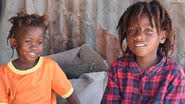 Imagem meramente ilustrativa de dois meninos de família rastafári da Tanzânia - Divulgação/ Youtube/ daud adventures