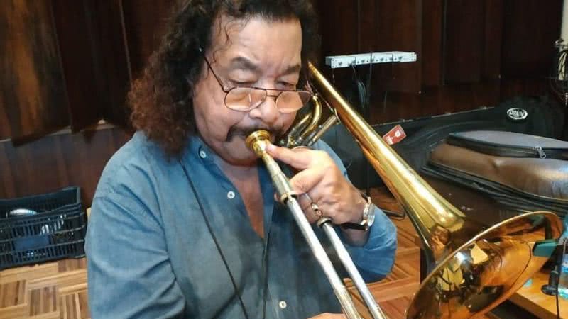 Raul em vida tocando seu trombone - Divulgação / Instagram / Raul de Souza