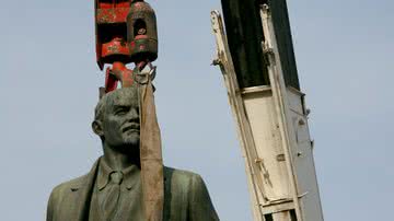 Estátua de Lenin derrubada na Mongólia - Getty Images
