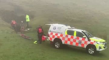 Equipe de resgate tenta socorrer homem no Reino Unido - Divulgação/Vídeo/DailyMail