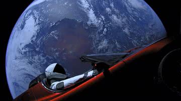 Fotografia registra Tesla Roadster fora da órbita terrestre - Divulgação / Tesla / SpaceX