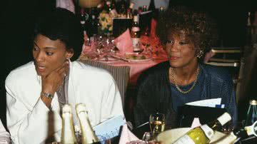 Robyn Crawford junto a Whitney Houston, respectivamente - Getty Images