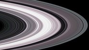 Foto dos anéis de Saturno - NASA