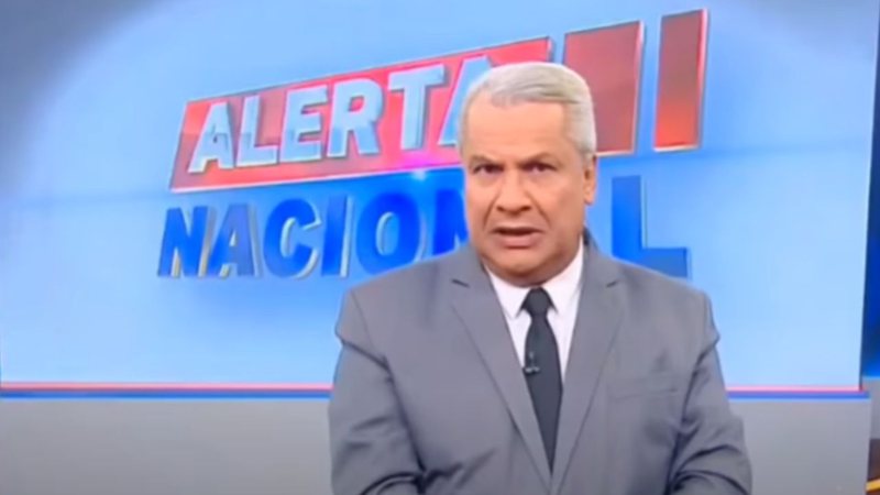 O apresentador Sikêra Júnior durante desabafo no programa Alerta Nacional - Divulgação/Youtube/Rafamaqsap