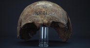 Esqueleto de homem que morreu de Peste Negra durante a Idade Média - Dominik Goldner/BGAEU via BBC
