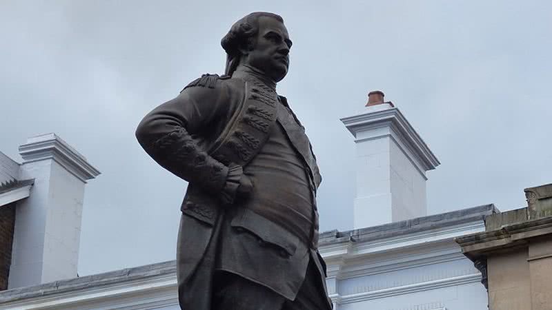 Estátua de Robert Clive - Wikimedia Commons