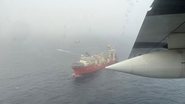 Fotografia de navio envolvido nas buscas pelo submersível - Divulgação/ Redes Sociais/ Guarda Costeira dos EUA