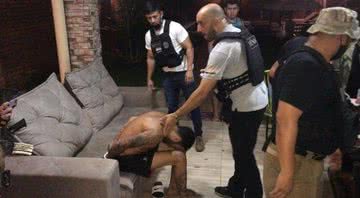 Turco sendo preso por equipe fluminense - Divulgação / Polícia Civil