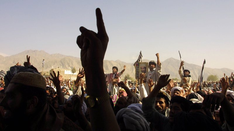 Apoiadores do Talibã em 2001 - Getty Images