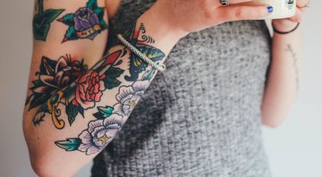 Imagem meramente ilustrativa de tatuagens coloridas - Divulgação/Pixabay/AnnieSpratt