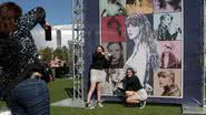 Fãs da cantora Taylor Swift durante a turnê 'The Eras' - Getty Images