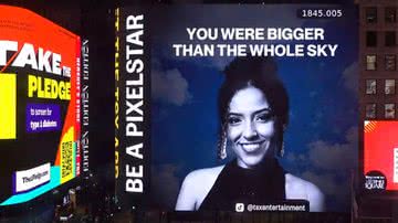 Homenagem a Ana Benevides em telão da Times Square, nos Estados Unidos - Reprodução/Vídeo/X