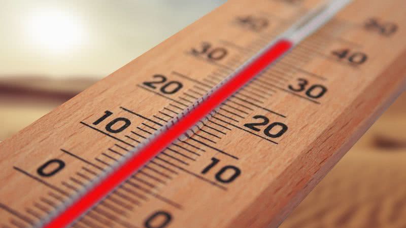 Imagem ilustrativa de termômetro marcando alta temperatura - Foto de geralt, via Pixabay