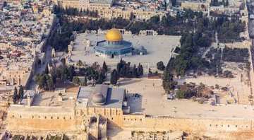 O templo em Jerusalém, que é importante para os cristãos, muçulmanos e judeus - Wikimedia Commons