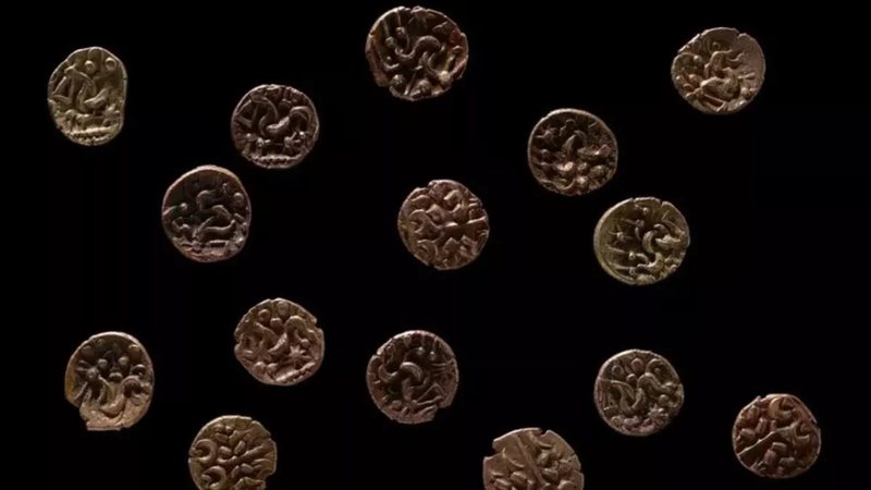 Coleção de moedas de ouro encontrada no País de Gales - Divulgação /  National Museum Wales
