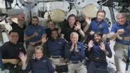 Time de 17 pessoas que estavam em órbita no espaço - Divulgação / NASA