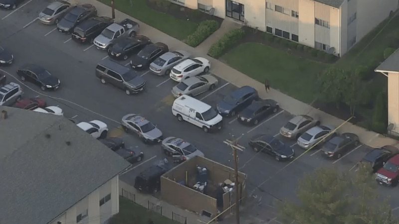 Complexo de apartamentos onde aconteceu um dos tiroteios - Reprodução/ABC7News