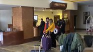 Alguns dos repatriados após sua chegada - Divulgação/ Youtube/ CNN