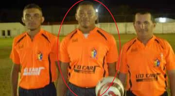 O árbitro Valdinar Rodrigues de Jesus (centro) morreu após ser atingido por um raio - Divulgação/ Arquivo Pessoal