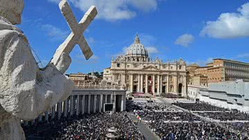 Praça de São Pedro, no Vaticano, durante a missa inaugural do papa Francisco em 2013 - Jeff J Mitchell/Getty Images