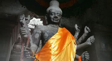 Estátua do deus Vishnu - Flickr