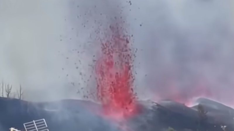 Divulgação/Youtube/CNN Brasil/ 19 de set. 2021 - Lava do vulcão Cumbre Vieja