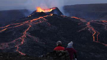 Vulcão em erupção em Grindavík, Islândia - Getty Images