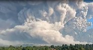 A erupção do vulcão Sinabung, na Indonésia - Divulgação