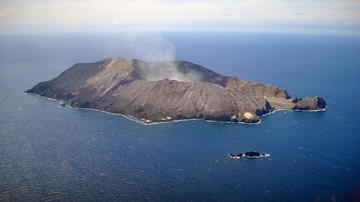 Fotografia do vulcão ativo - Wikimedia Commons/ Arquivo Pessoal/ gérard