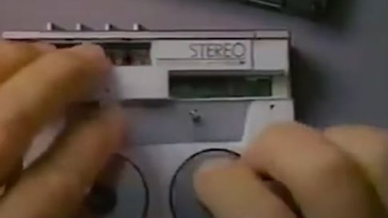 Imagem de Walkman dos anos 80 e 90 - Divulgação / Reportagem / O Globo
