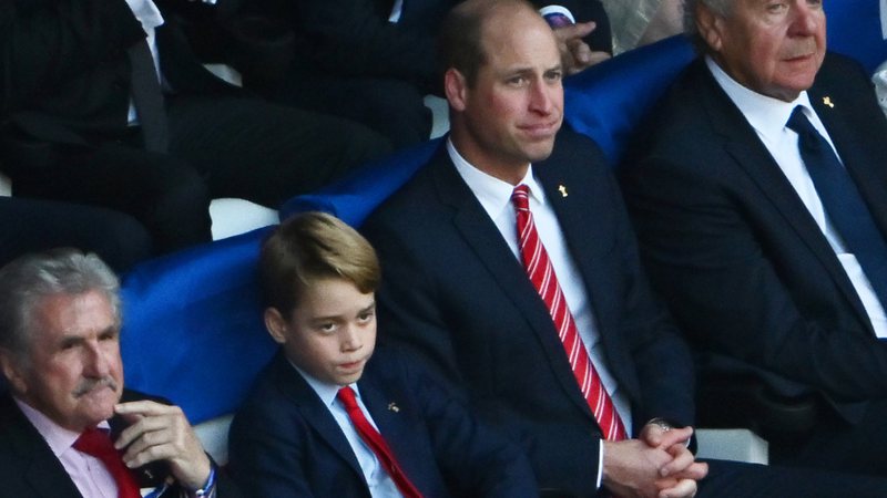 O príncipe George e o pai, William, durante evento esportivo - Getty Images