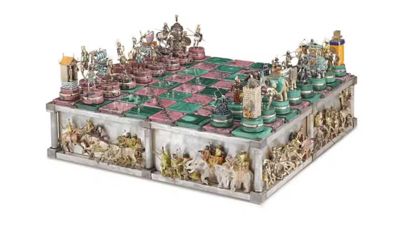 Tabuleiro de xadrez inspirado em Alexandre, o Grande - Reprodução / M.S. Rau