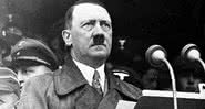 Adolf Hitler durante um discurso - Domínio Público