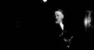 Hitler ensaiando um de seus muitos discursos - Getty Images