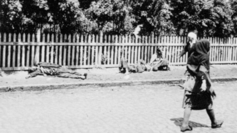 Pessoas caídas de fome, durante o Holodomor - Wikimedia Commons