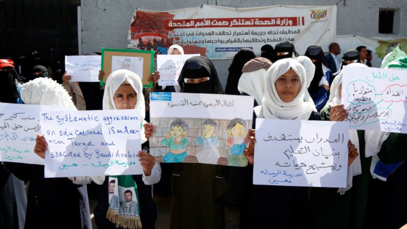 Mulheres iemenitas protestando em frente a ONU, contra a guerra, em 20 de novembro de 2019, em Sana'a, no Iêmen - Getty Images
