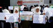 Mulheres iemenitas protestando em frente a ONU, contra a guerra, em 20 de novembro de 2019, em Sana'a, no Iêmen - Getty Images