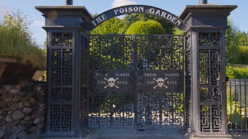 O portão de entrada do jardim venenoso de Alnwick - Divulgação/ YouTube/ Great Big Story