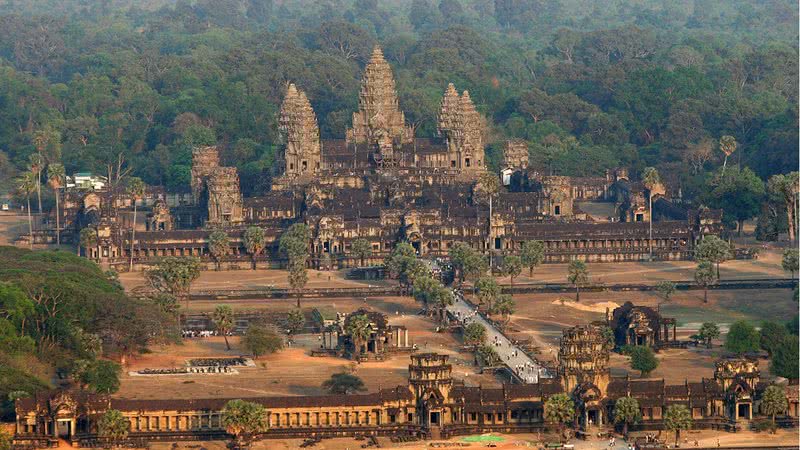 Angkor Wat, na região da cidade - Wikimedia Commons