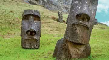 As estátuas símbolo da Ilha de Páscoa chegam a pesar 80 toneladas - divulg.