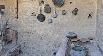 Cozinha reconstruída em Pompeia - divulg.