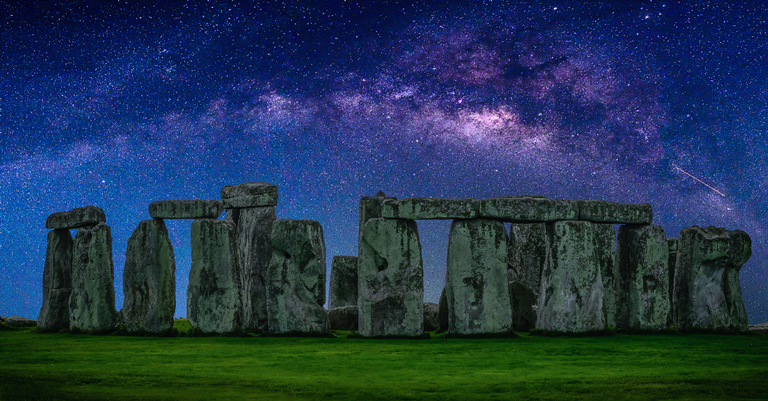 Stonehenge à noite - Shutterstock