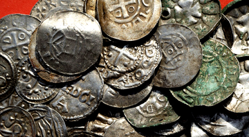 Várias das moedas encontradas - Picture Alliance / DPA / S. Sauer