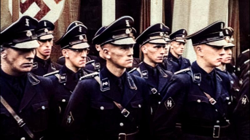 Oficiais da Gestapo, que também eram parte das SS